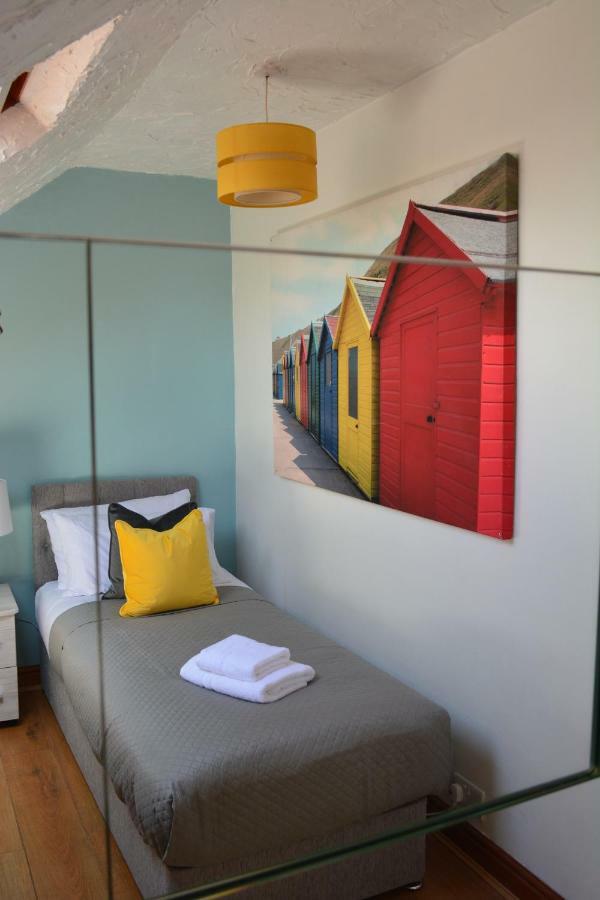 Dream Catcher Cottage Уитби Екстериор снимка