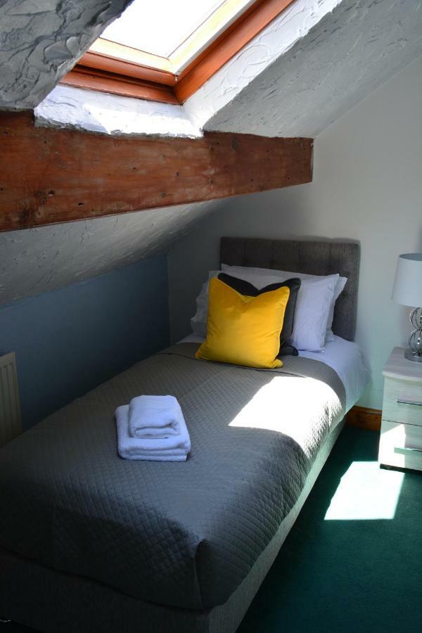 Dream Catcher Cottage Уитби Екстериор снимка
